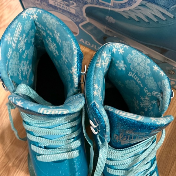 GTX Glitter Pop Blue Roller Skates - Picture 2 of 3